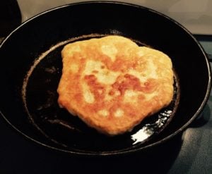 Pan-fry the platsinda till it's golden brown.